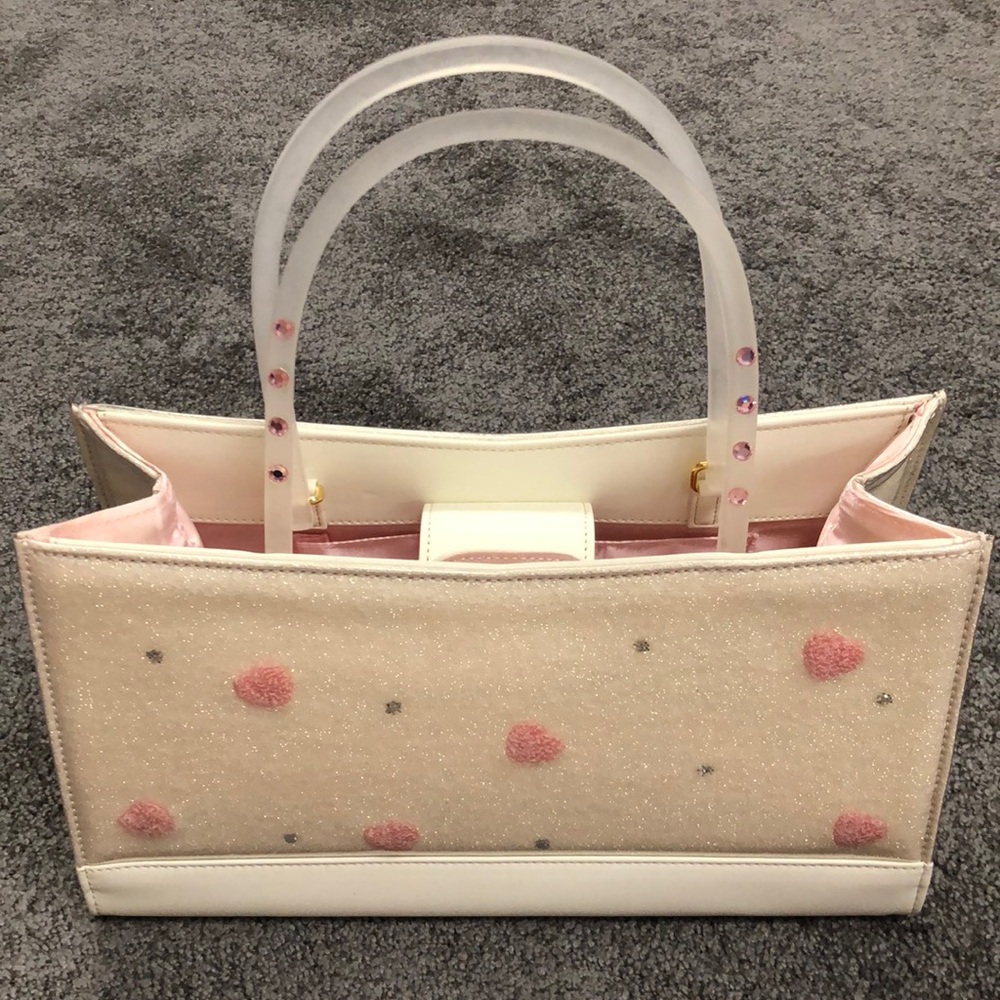 Samantha Thavasa pink heart handbag